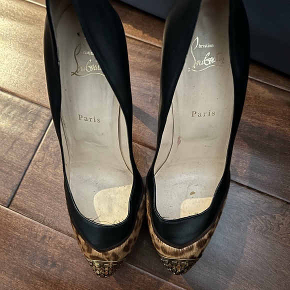 Christian Louboutin - Picture 6 of 6